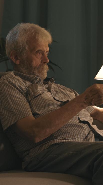 eenzameman_ouderenmishandeling