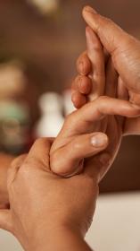 vingers knakken vrouw