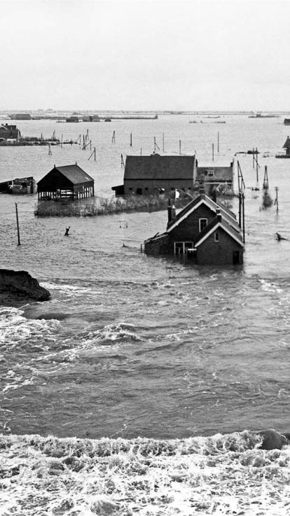 hele gebieden staan onder water na de ramp
