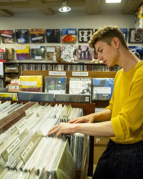 iemand die lp's verzamelt