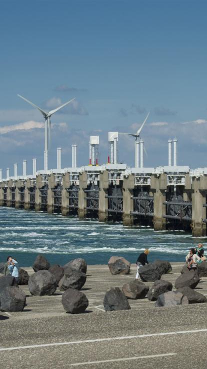 waterwerken aan zee