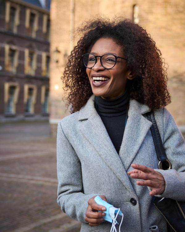 Sylvana Simons op binnenhof