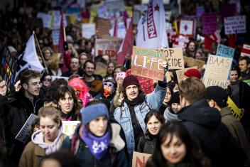 demonstrant bij de Feminist March