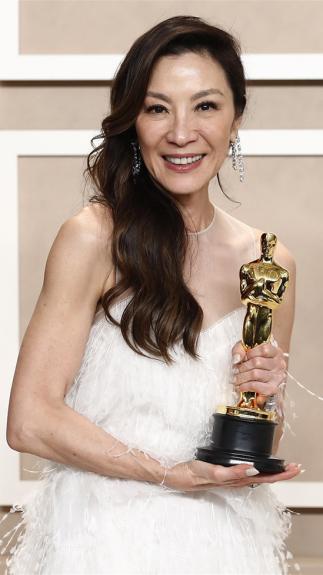 Michelle Yeoh wint een Oscar