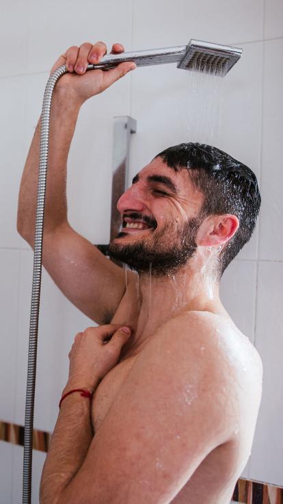 blij onder de douche