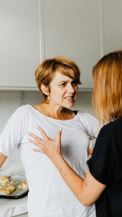 iemand die prikkelbaar is tijdens overgang