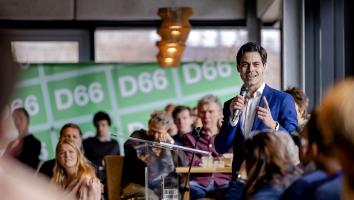 Jetten tijdens campagnebijeenkomst