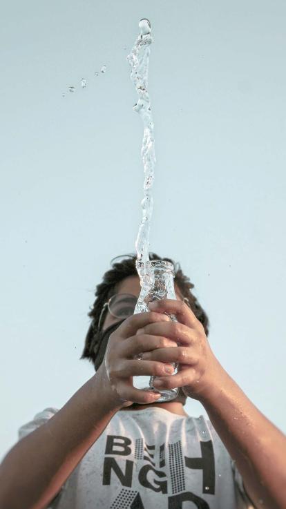 2 mensen met pokebowl