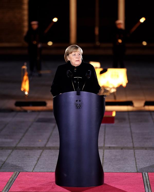 Angela Merkel tijdens haar afscheidsceremonie