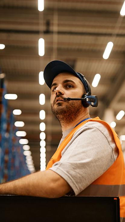 een magazijnmedewerker