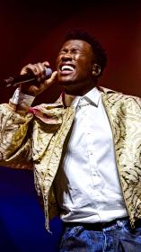 Claude vertegenwoordigd Nederland tijdens het songfestival 2025.