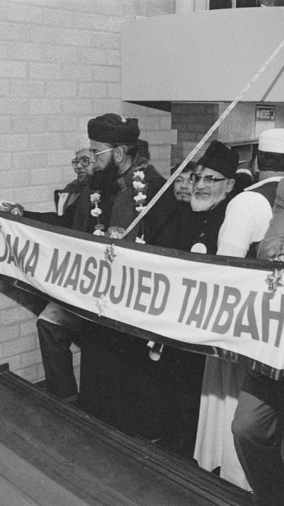 Opening moskee Taibah