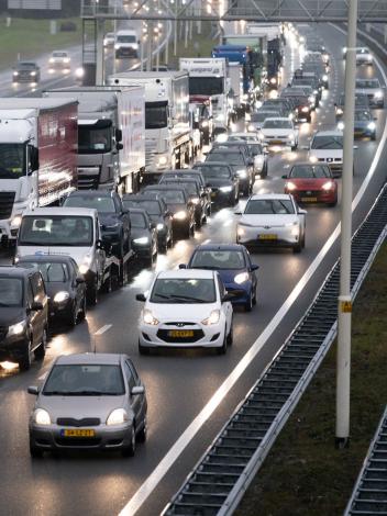 een file op de snelweg