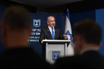 Netanyahu spreekt tijdens persconferentie