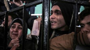 Palestijnen wachten op toestemming om Egypte in te mogen in het zuiden van de Gazastrook