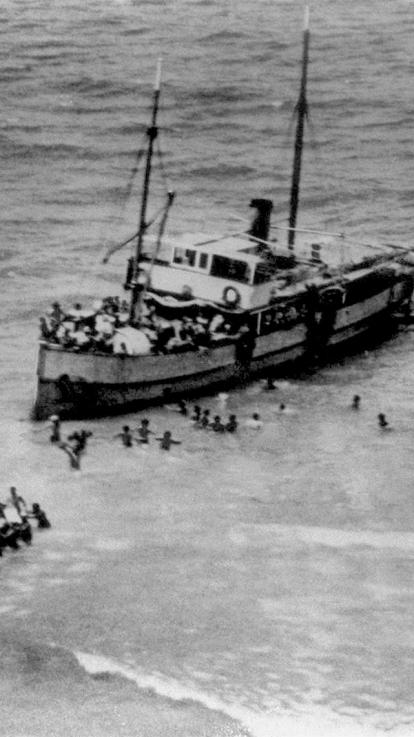 een boot met illegale migranten die naar Palestina gaan