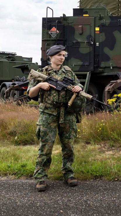 Nederlandse militairen aan het oefenen
