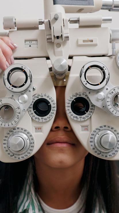 een oogonderzoek bij een kind