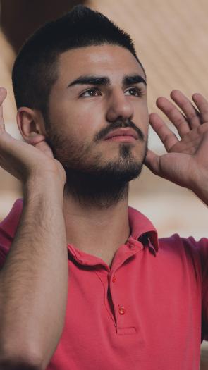 een moslim aan het bidden