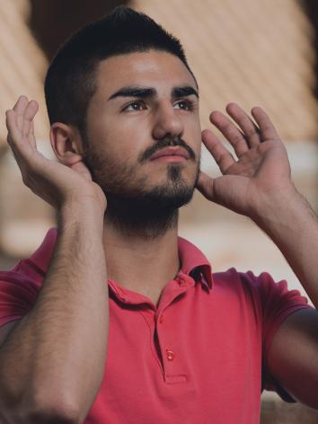 een moslim aan het bidden