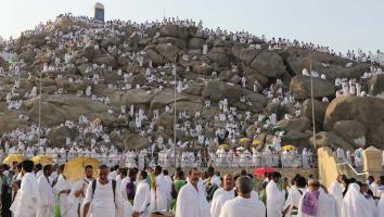 Moslims verzamelen zich op de Vlakte van Arafat