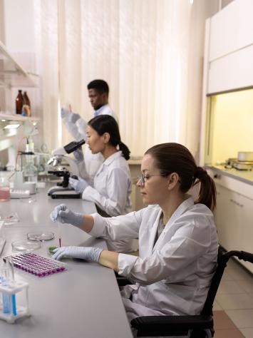 wetenschappers werken in een laboratorium