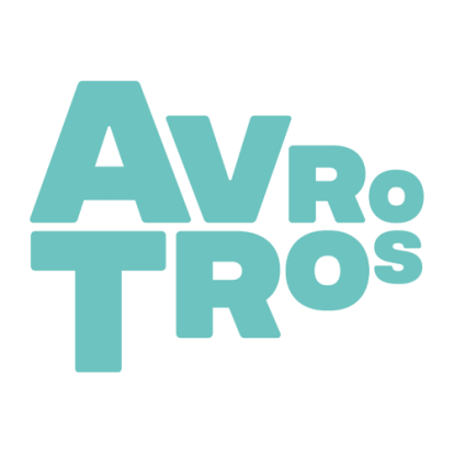 De woorden Avro en Tros onder elkaar in blauw-groenige kleur richting turquoise. De letters van de woorden zijn links groot en lopen kleine af naar rechts. Dit is het beeldlogo van AVROTROS.