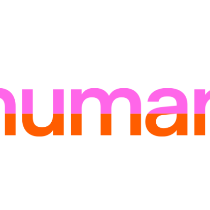 Het woord human waarvan bovenkant van de letters roze is en de onderkant oranje. Dit is het beeldlogo van Human.