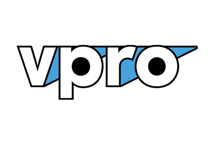 In doorzichtige hoofdletters letters het woord VPRO met zwarte omlijning. Tussen de letters zitten blauwe schaduwvlakken die rechts naar achter vallen. Dit is het beeldlogo van de VPRO. 