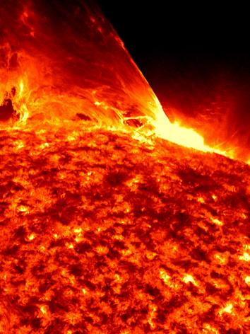 een zonnevlam op de zon