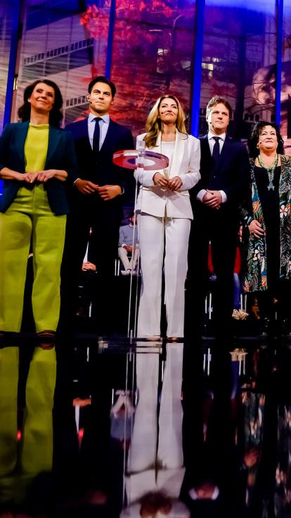 diverse lijsttrekkers tijdens een debat op tv