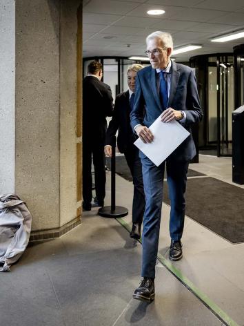 Formateur Richard van Zwol verlaat het formatiegebied in de Tweede Kamer na afloop van de formatie.