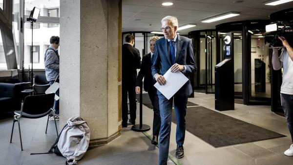 Formateur Richard van Zwol verlaat het formatiegebied in de Tweede Kamer na afloop van de formatie.