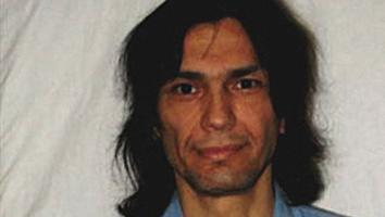 De mugshot van de Night Stalker Richard Ramirez