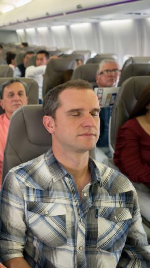 passagiers in een vliegtuig