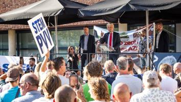 Geert Wilders woont een demonstratie bij 