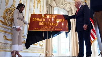 Onthullling President Donald J. Trump Boulevard