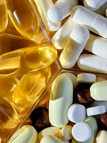 Grote bult met vitaminepillen