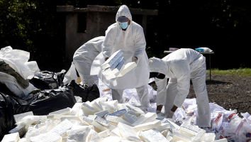 Met de militaire operatie 'Southern Spear' wil de VS narcoterrorisme in het Caribisch gebied tegengaan. De missie gaat erg ver, tot het neerschieten van bootjes aan toe. 