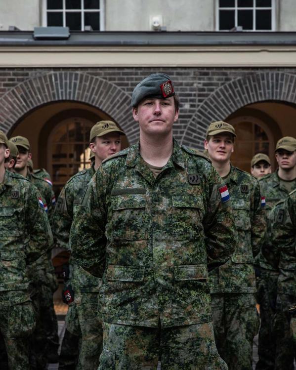 Een groep reservisten staat paraat.