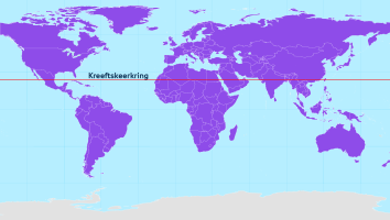 een wereldkaart waarop de Kreeftskeerkring staat aangegeven, een horizontale lijn die onder andere door Mexico, Libië, Saudi-Arabië, India en Taiwan loopt.