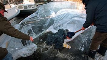 Assistent-rayonhoofd zakt door ijs